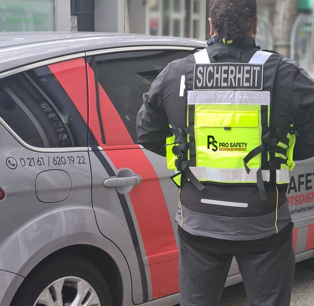 Einsatzfahrzeug des Revier- und Interventionsdienstes